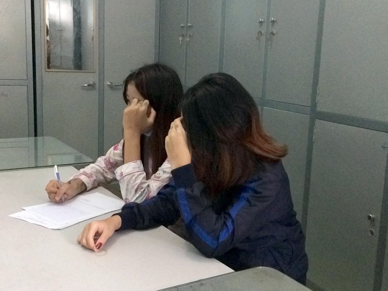 Đánh bạn, bắt liếm chân: Nhí Tino, Bà Dãnh khóc như mưa - ảnh 2